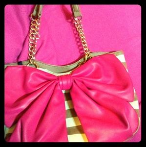 Betsey johnson hot pink bow bag!!! 💗💗
